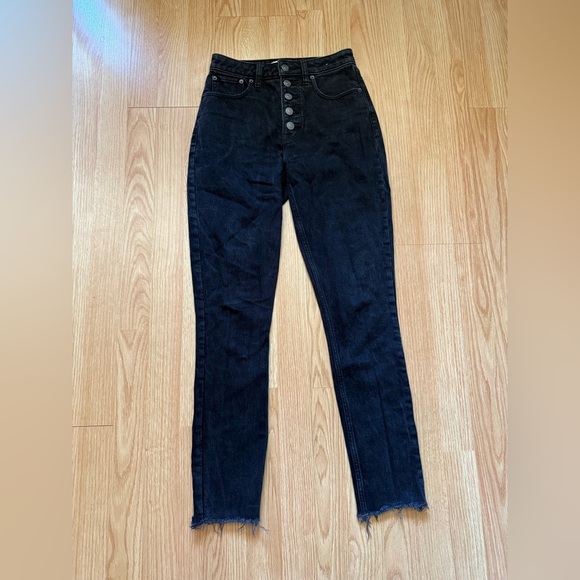 Abercrombie & Fitch High Rise The Skinny Black Jeans Size 00 L - Picture 1 of 4
